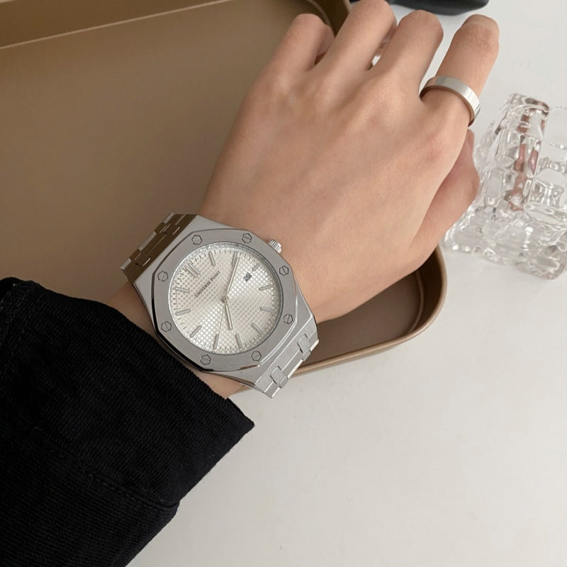 Simple And Stylish Oak Sports Large Dial